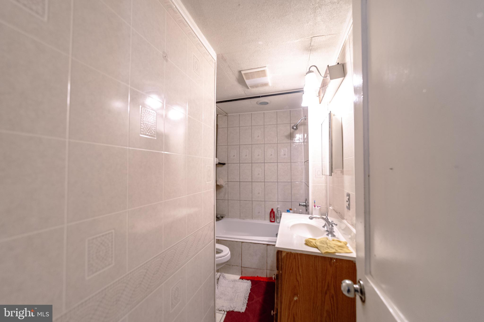 CATONSVILLE MANOR - Residential