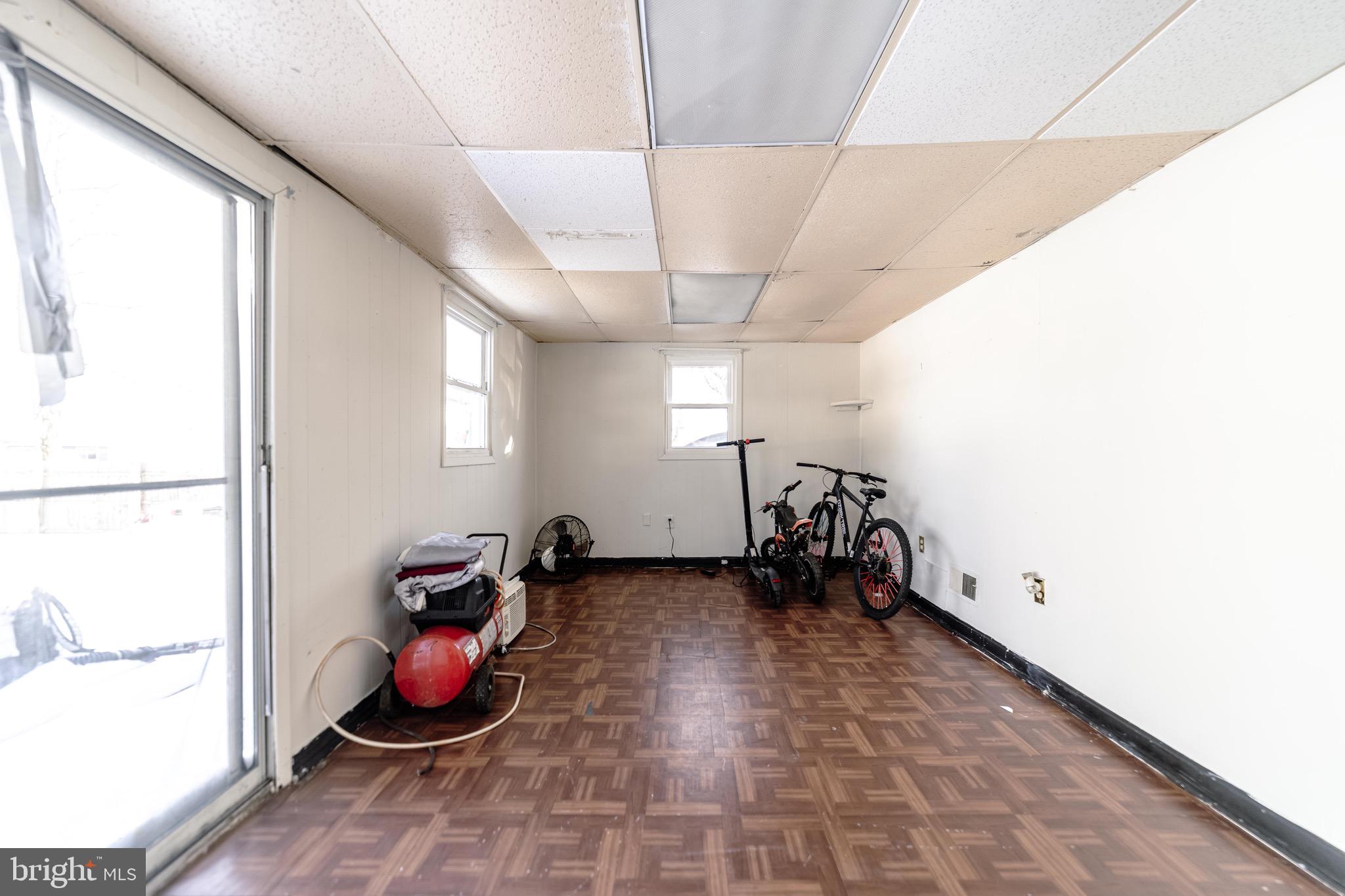 CATONSVILLE MANOR - Residential