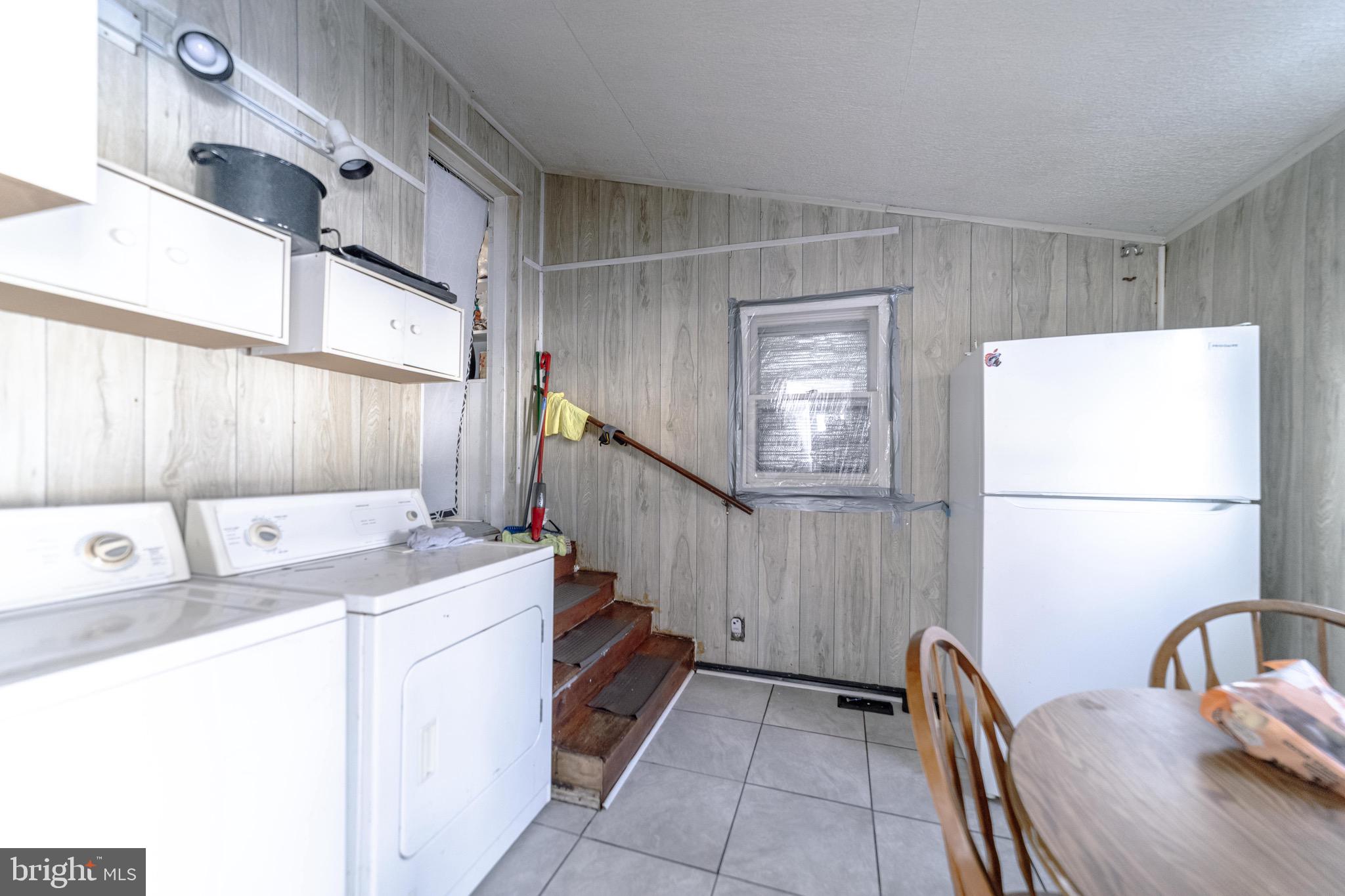 CATONSVILLE MANOR - Residential