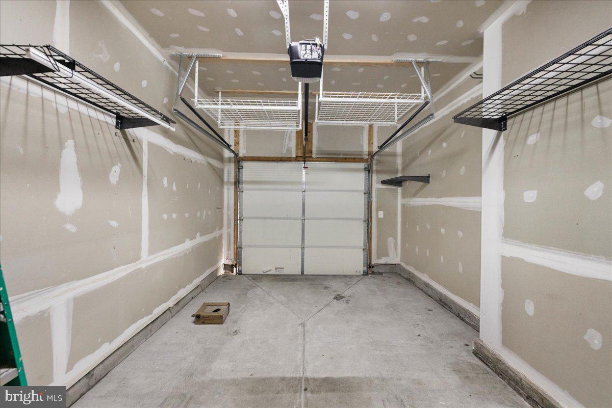 POTOMAC CLUB CONDOMINIUMS - Residential