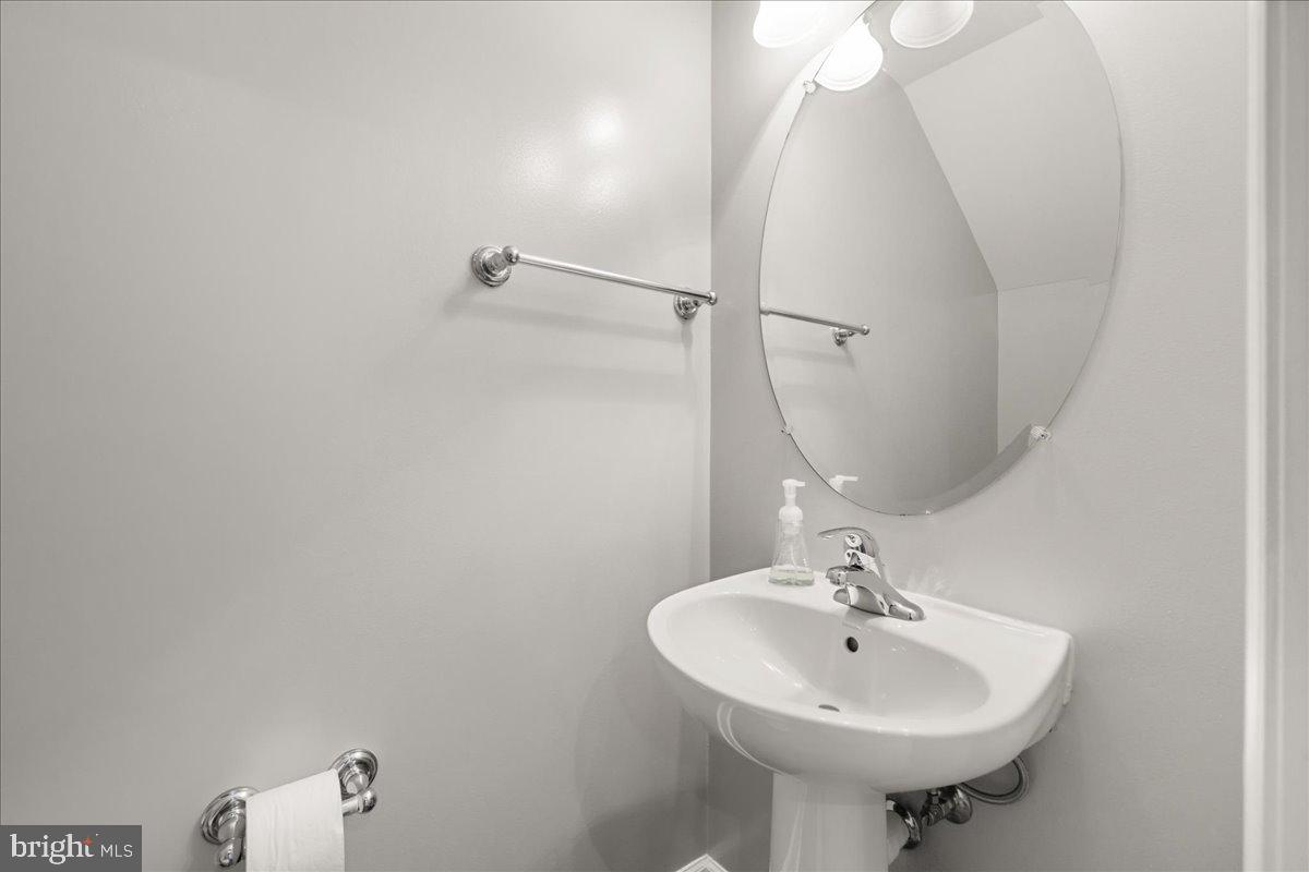 POTOMAC CLUB CONDOMINIUMS - Residential