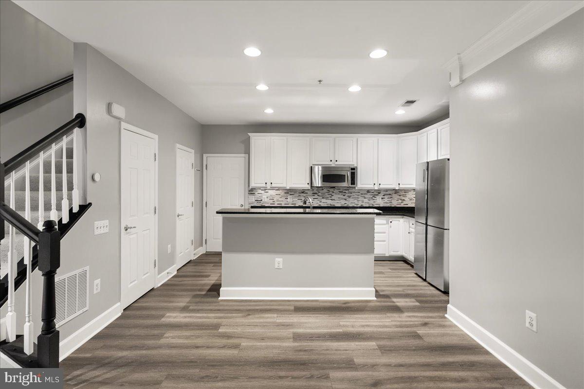 POTOMAC CLUB CONDOMINIUMS - Residential