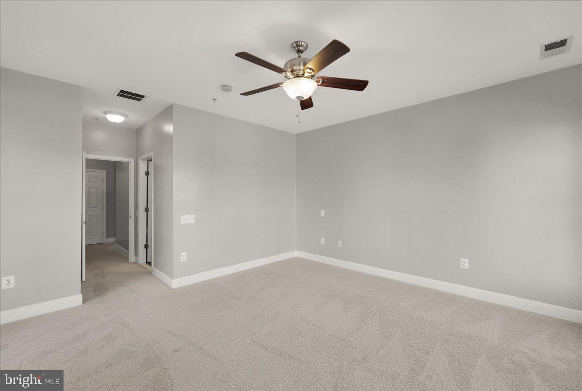 POTOMAC CLUB CONDOMINIUMS - Residential