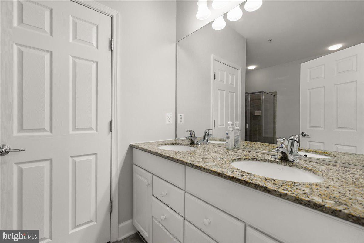 POTOMAC CLUB CONDOMINIUMS - Residential