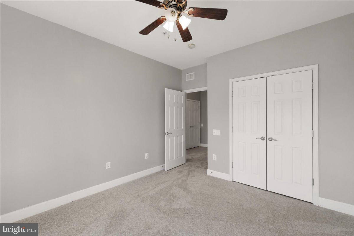 POTOMAC CLUB CONDOMINIUMS - Residential