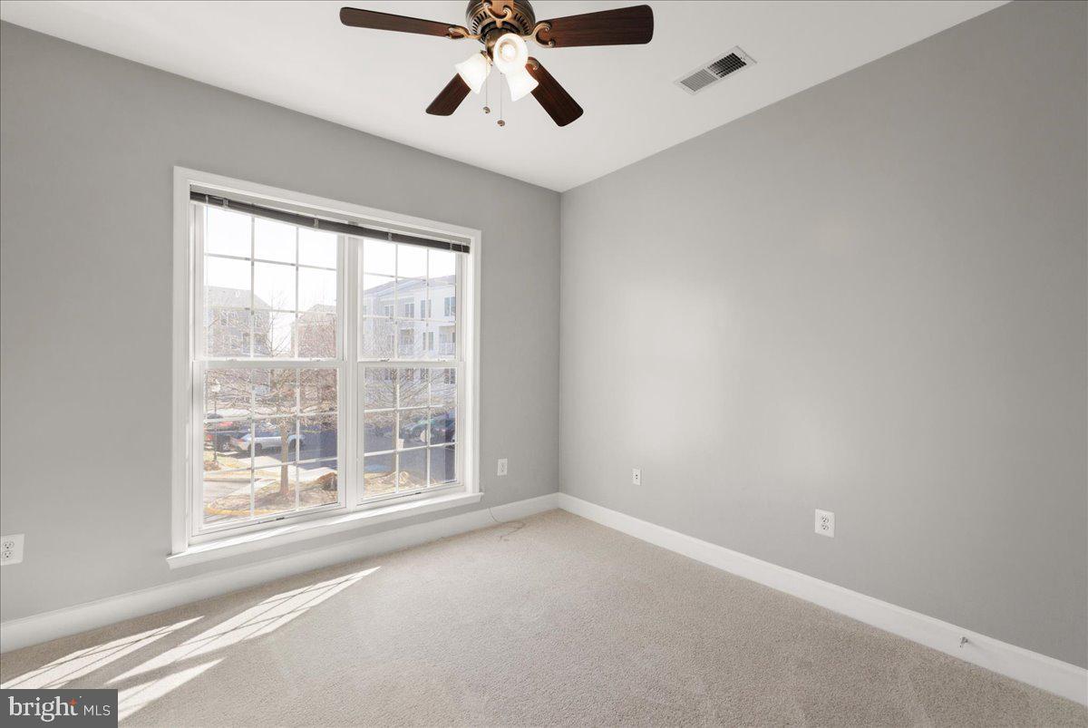 POTOMAC CLUB CONDOMINIUMS - Residential