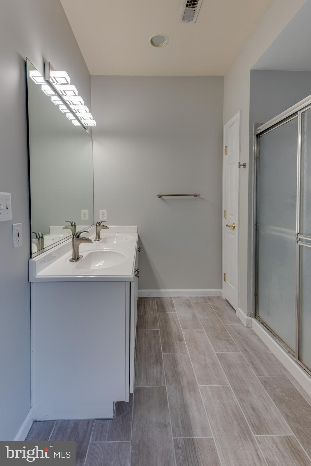 KEDGES STRAIT - Residential