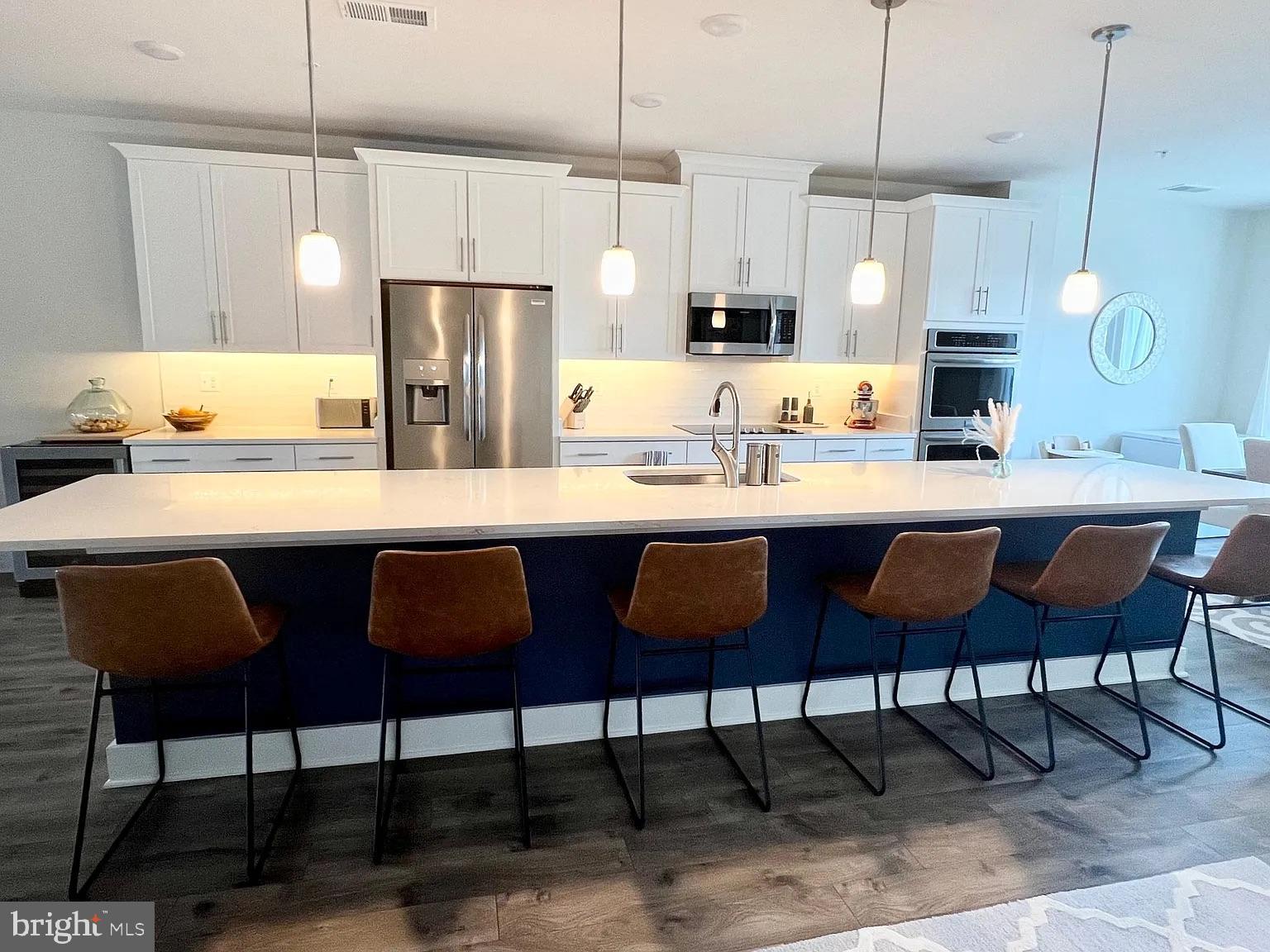 METRO SQUARE - Residential Lease