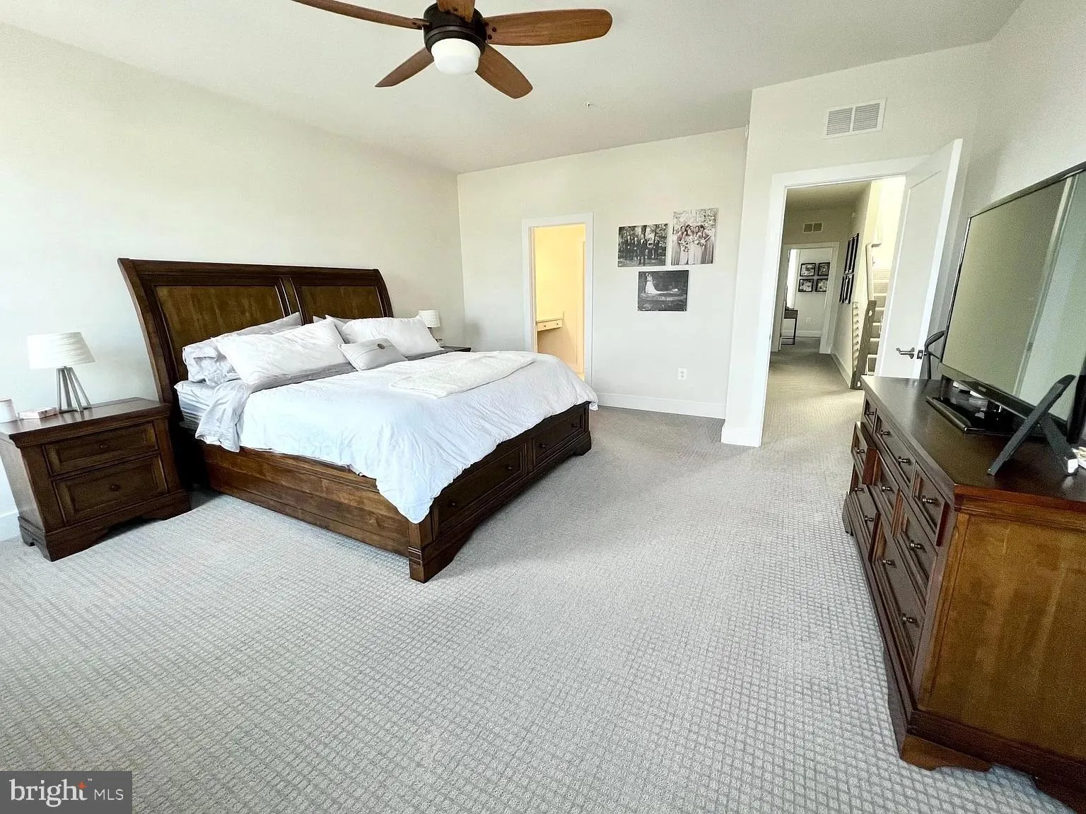 Herndon, Virginia 20170, United States, 3 Bedrooms Bedrooms, ,3 BathroomsBathrooms,Residential,Active,252988