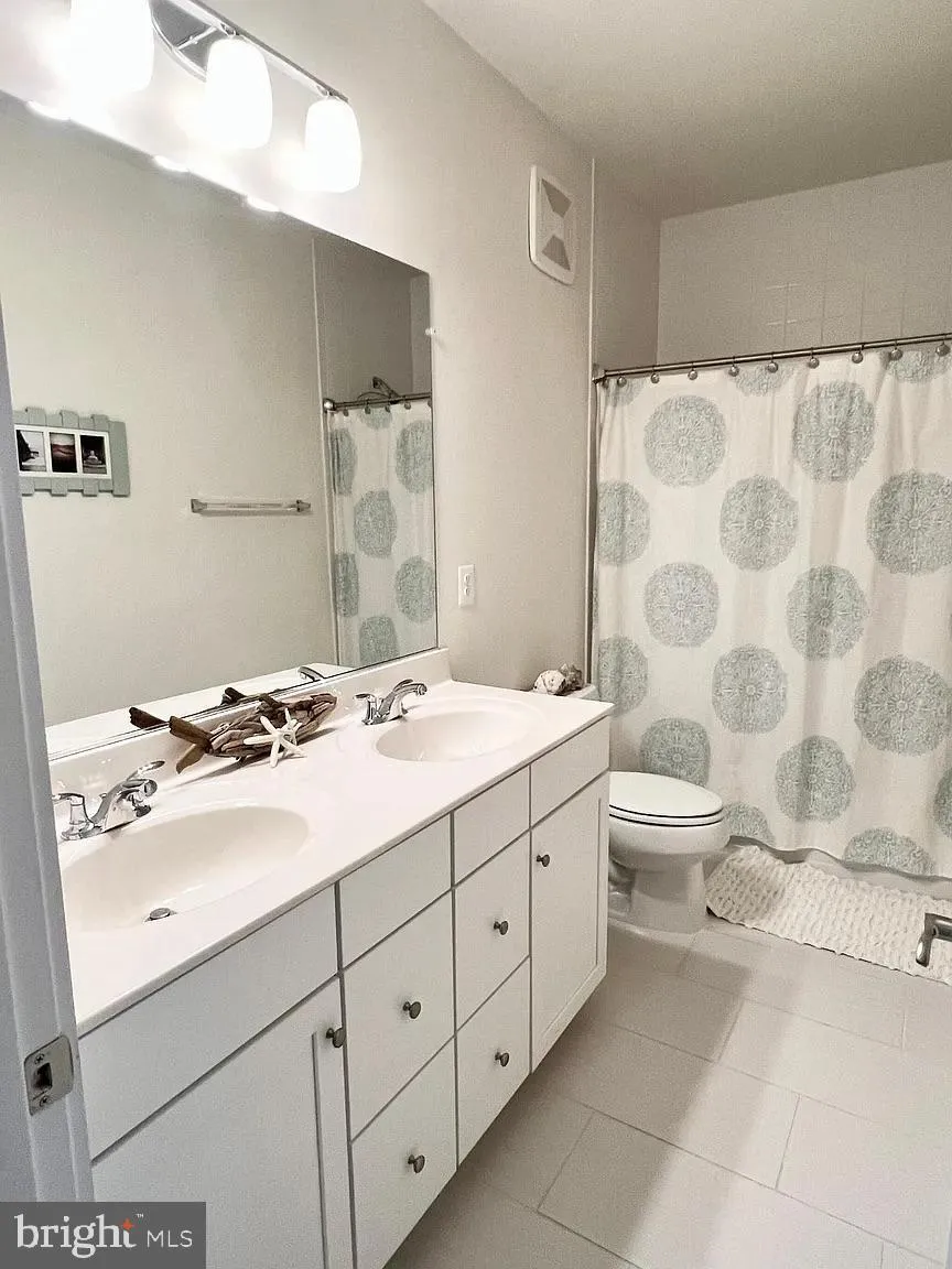 Herndon, Virginia 20170, United States, 3 Bedrooms Bedrooms, ,3 BathroomsBathrooms,Residential,Active,252988