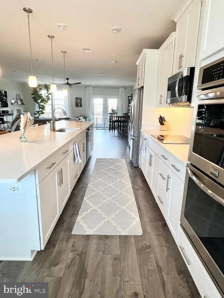 Herndon, Virginia 20170, United States, 3 Bedrooms Bedrooms, ,3 BathroomsBathrooms,Residential,Active,252988