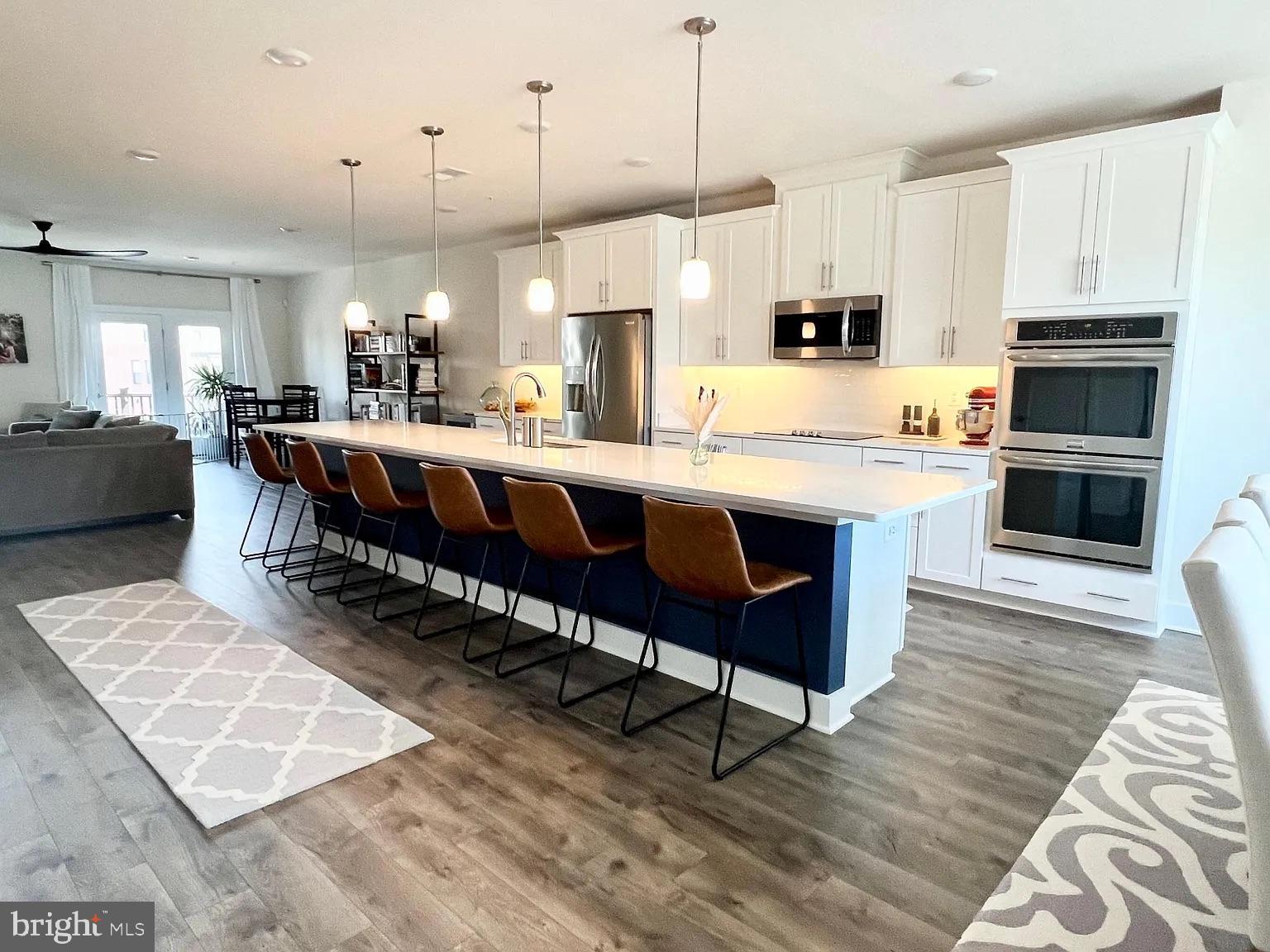 METRO SQUARE - Residential Lease