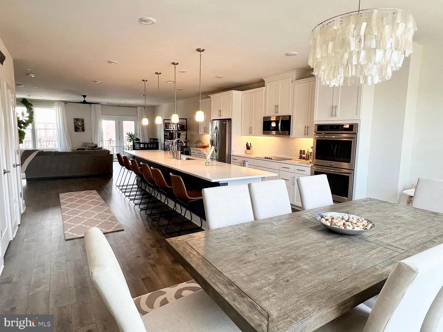 METRO SQUARE - Residential Lease