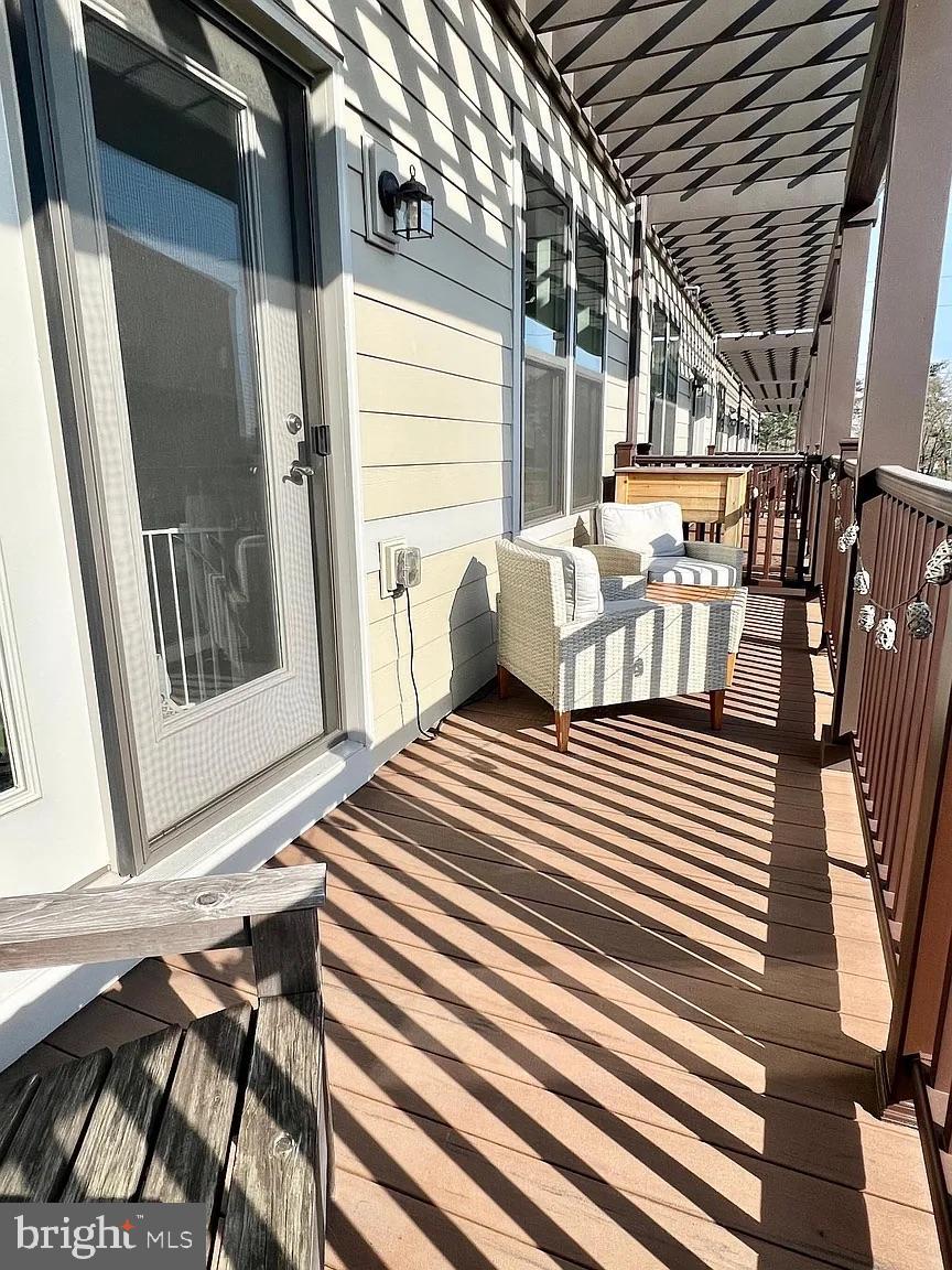 METRO SQUARE - Residential Lease