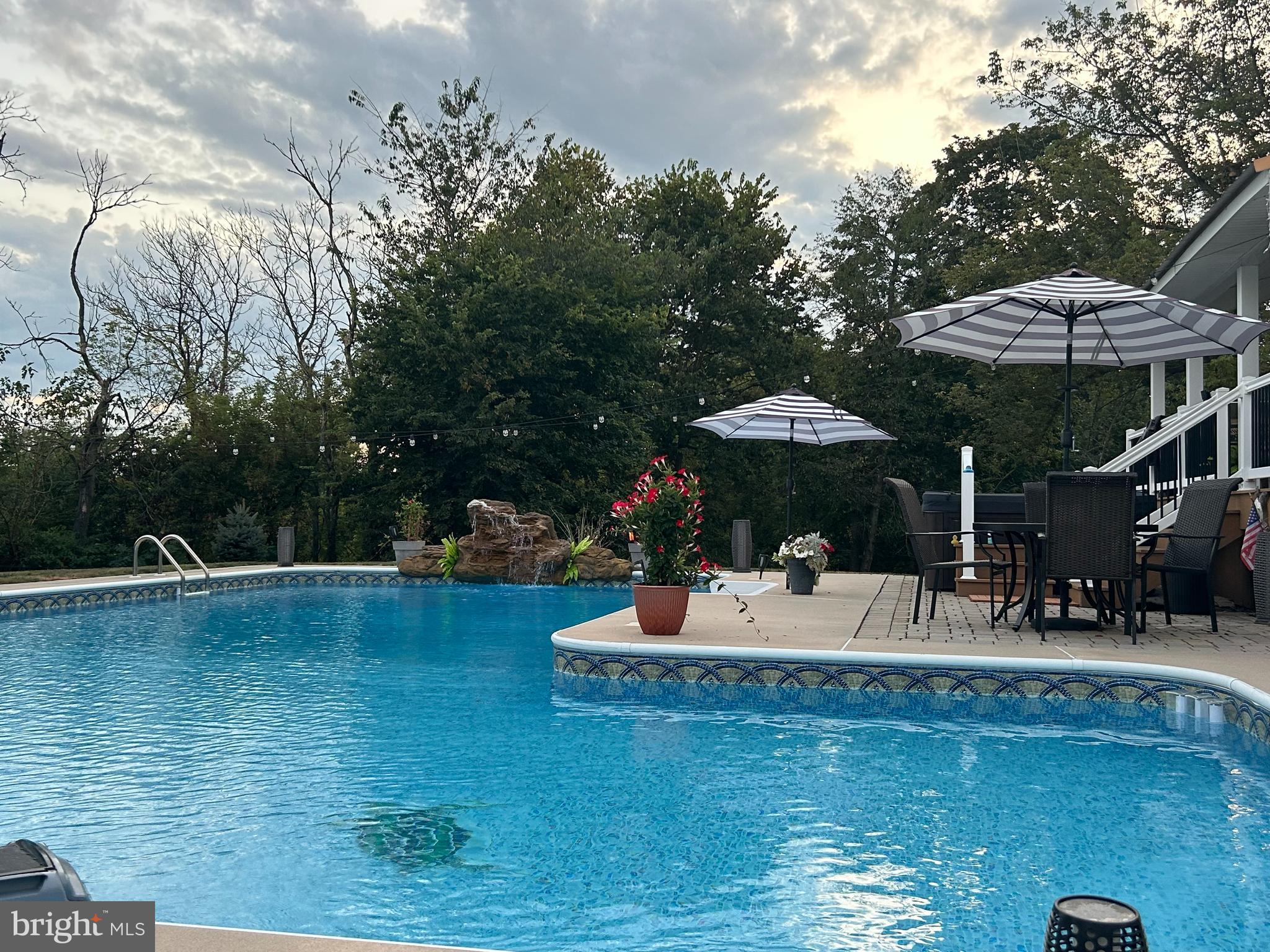 MONTADALE CREST - Residential