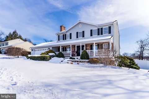 Photo of 14 Montadale Drive, DILLSBURG, PA 17019 (MLS # PAYK2097504)