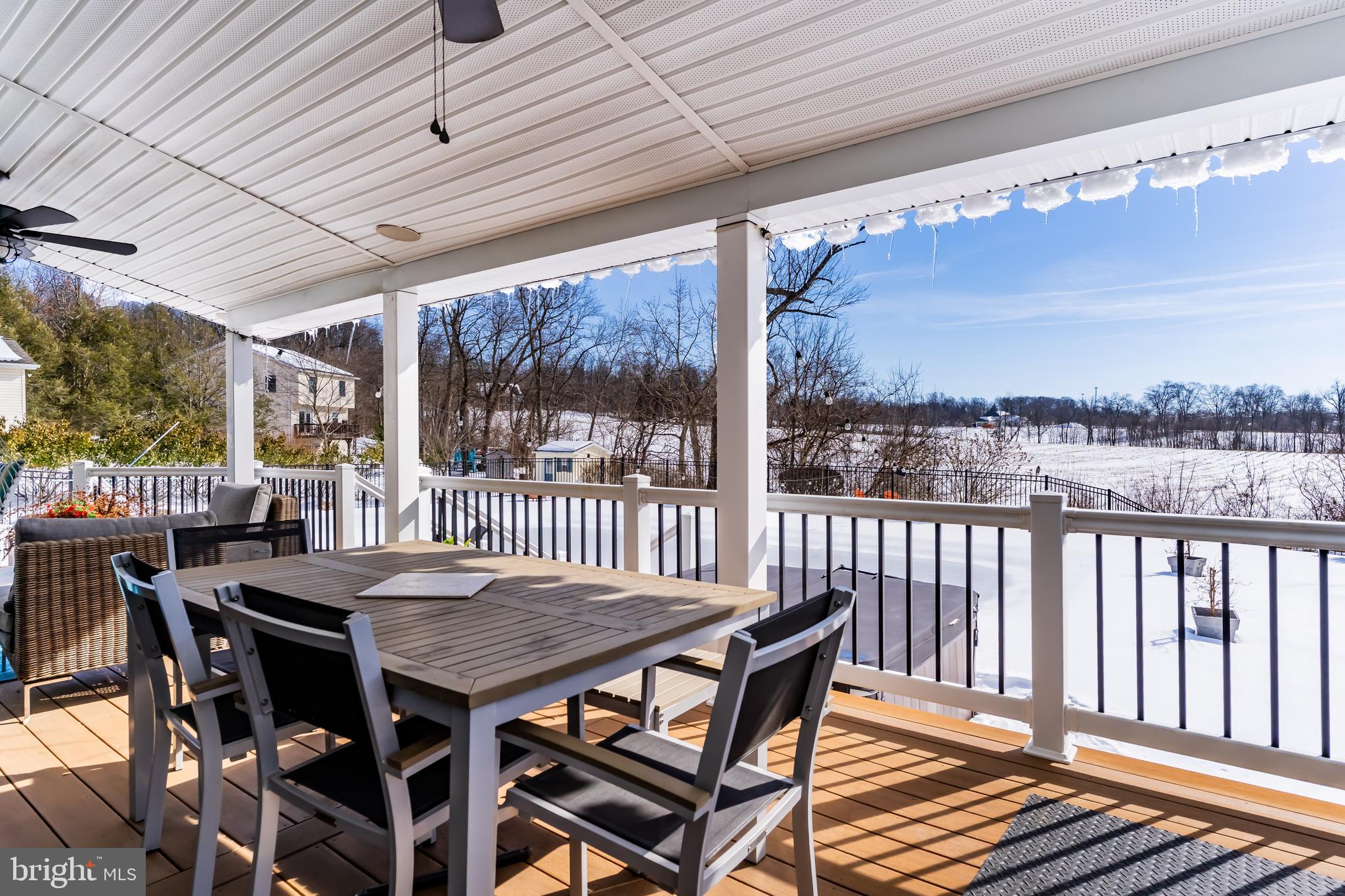 MONTADALE CREST - Residential