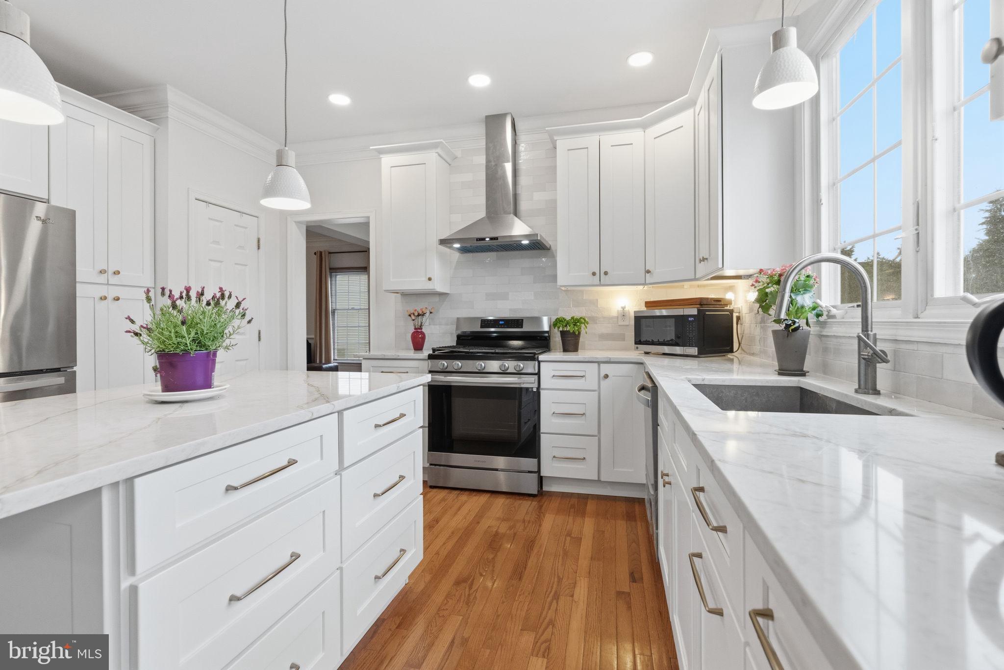PROVIDENCE OAKS - Residential