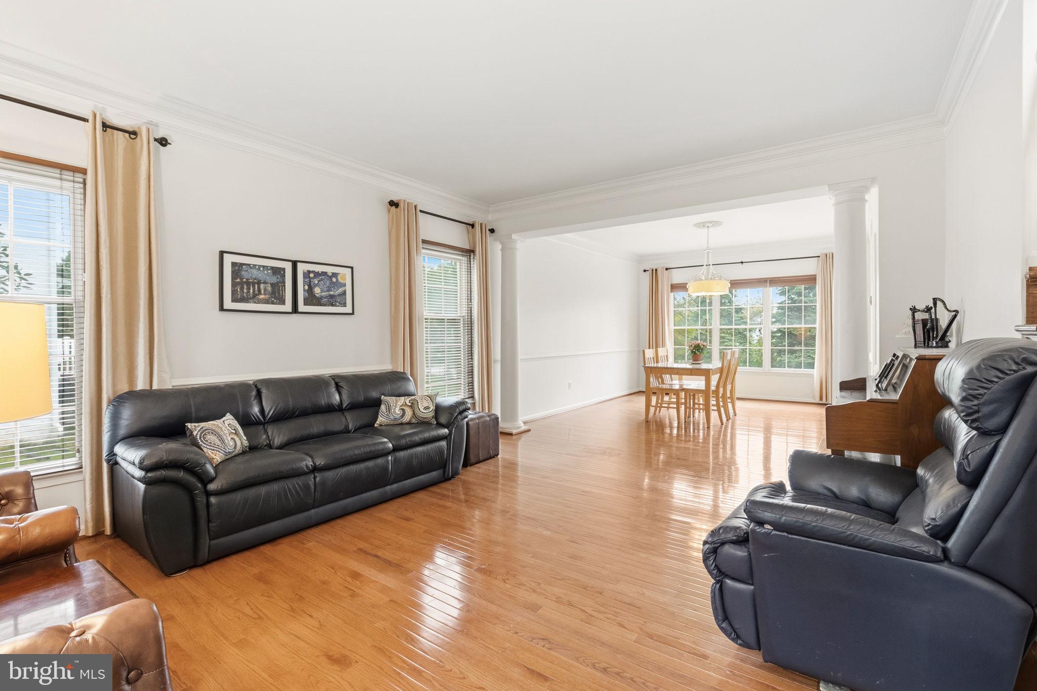 PROVIDENCE OAKS - Residential