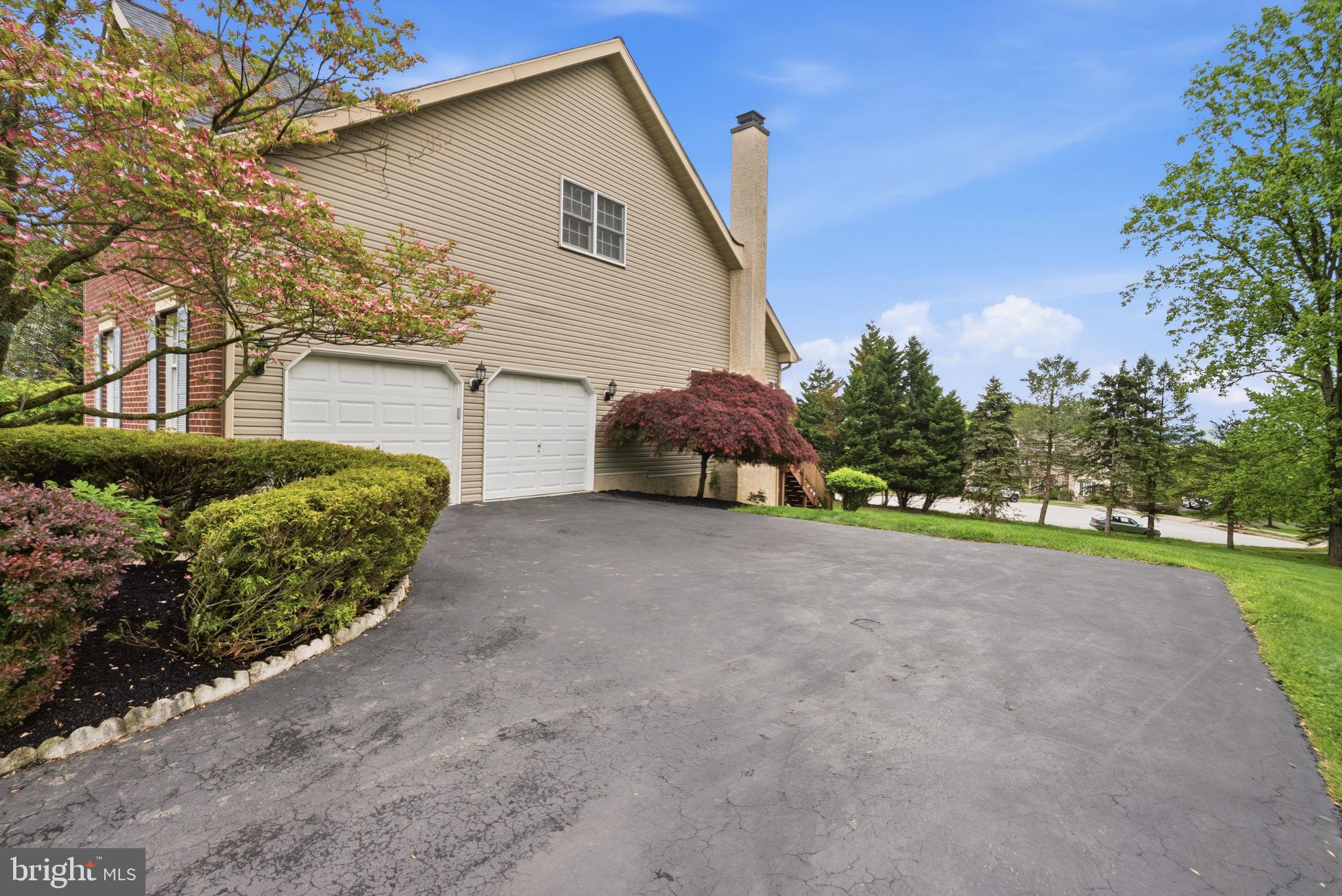 PROVIDENCE OAKS - Residential