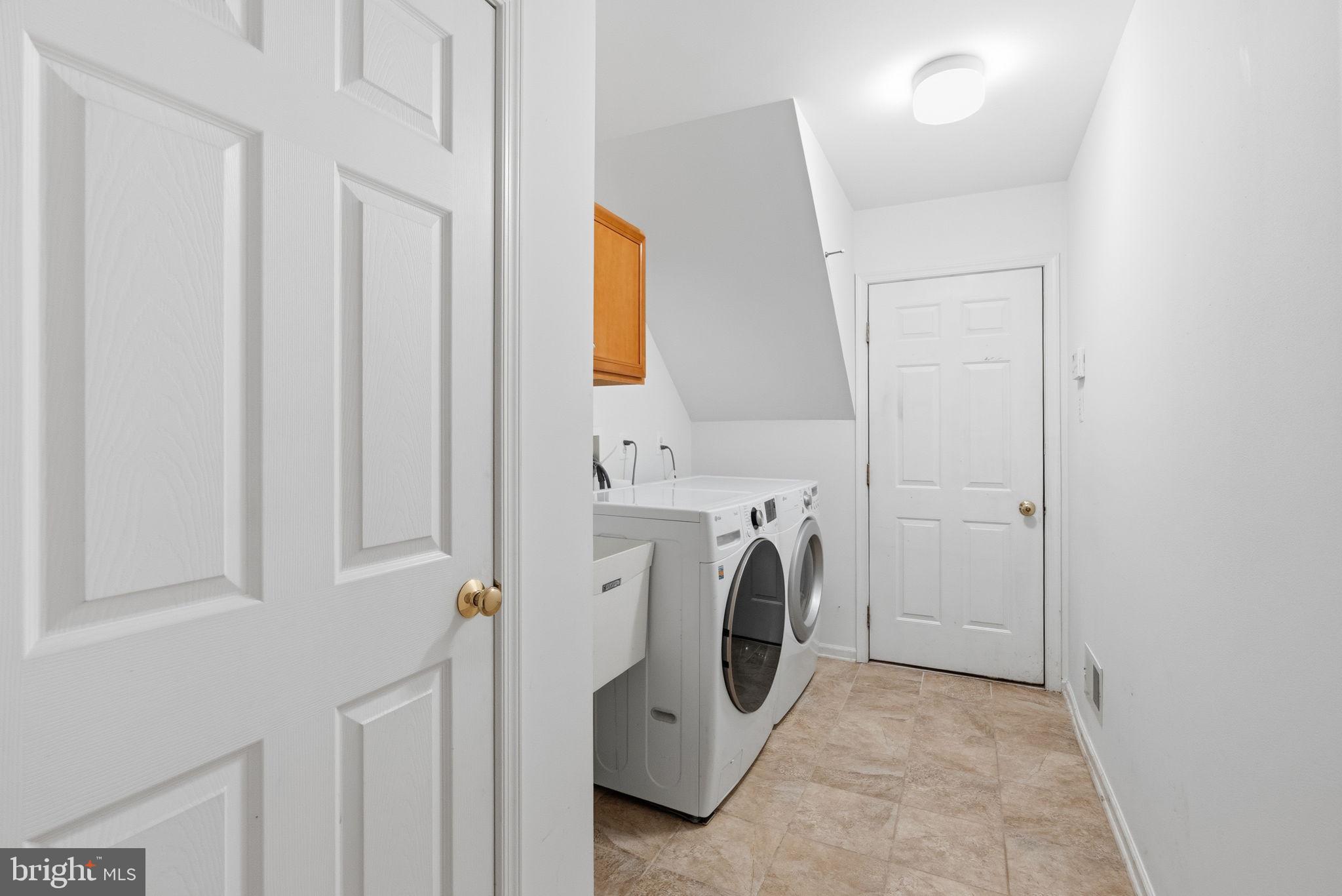 PROVIDENCE OAKS - Residential