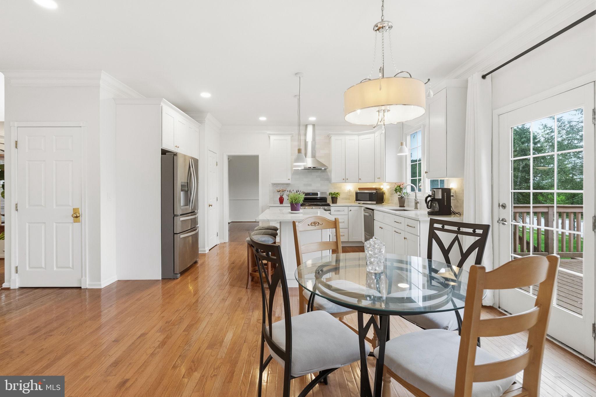 PROVIDENCE OAKS - Residential