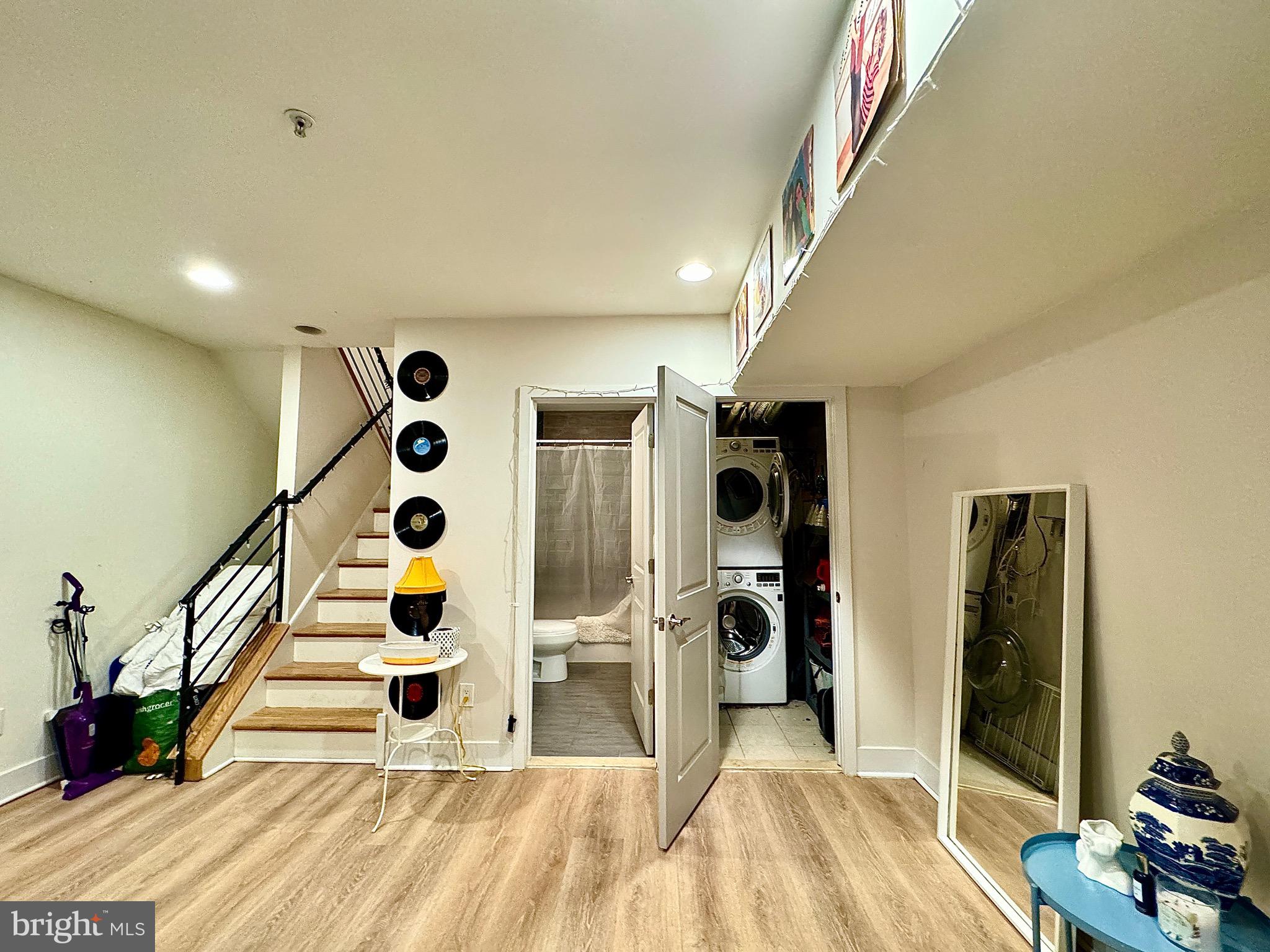 FAIRMOUNT - Commercial Sale