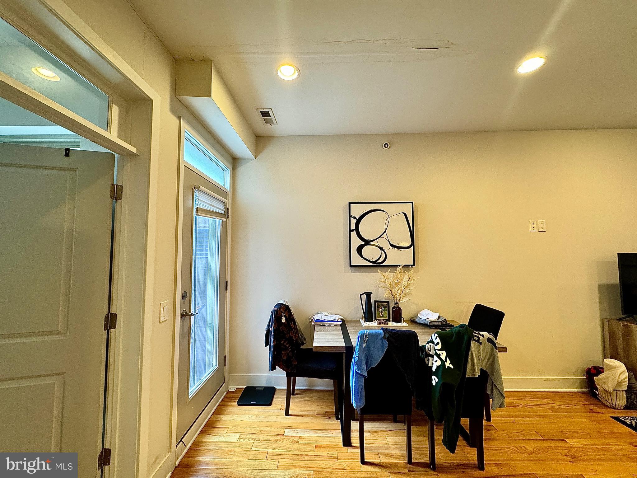 FAIRMOUNT - Commercial Sale