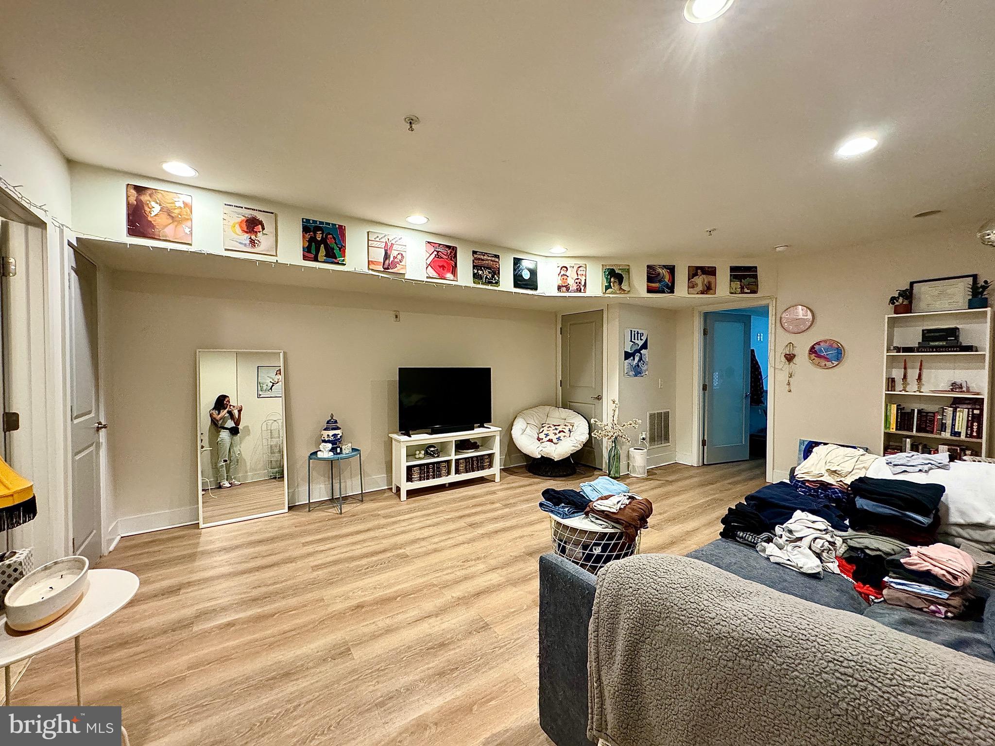 FAIRMOUNT - Commercial Sale