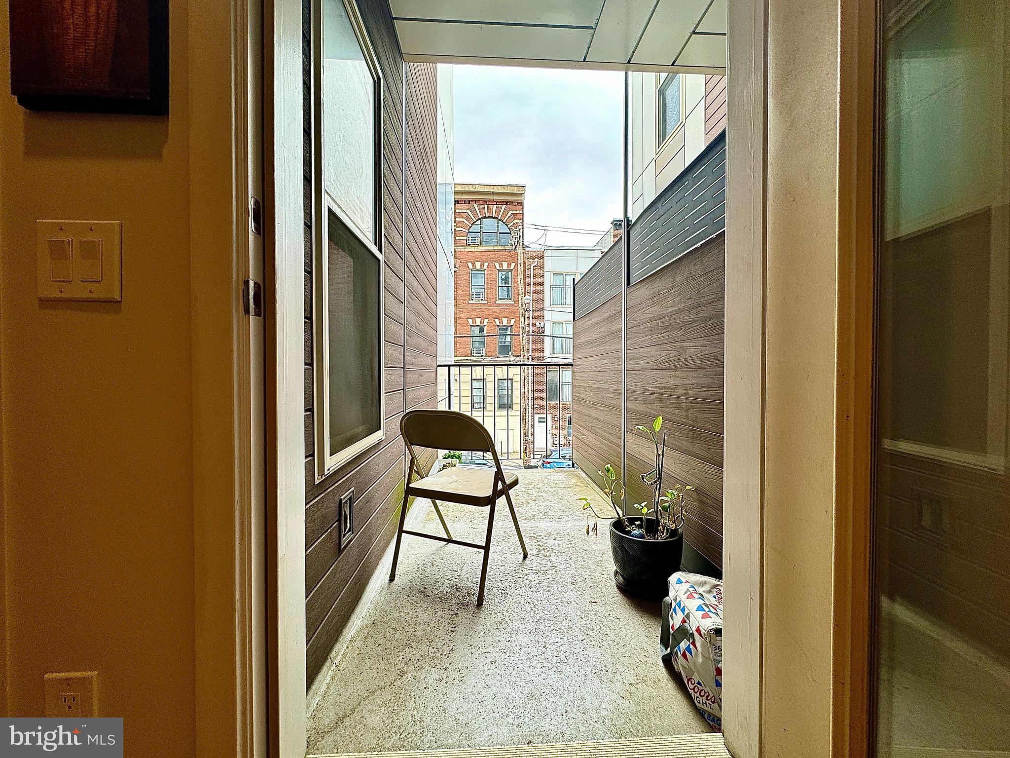 FAIRMOUNT - Commercial Sale