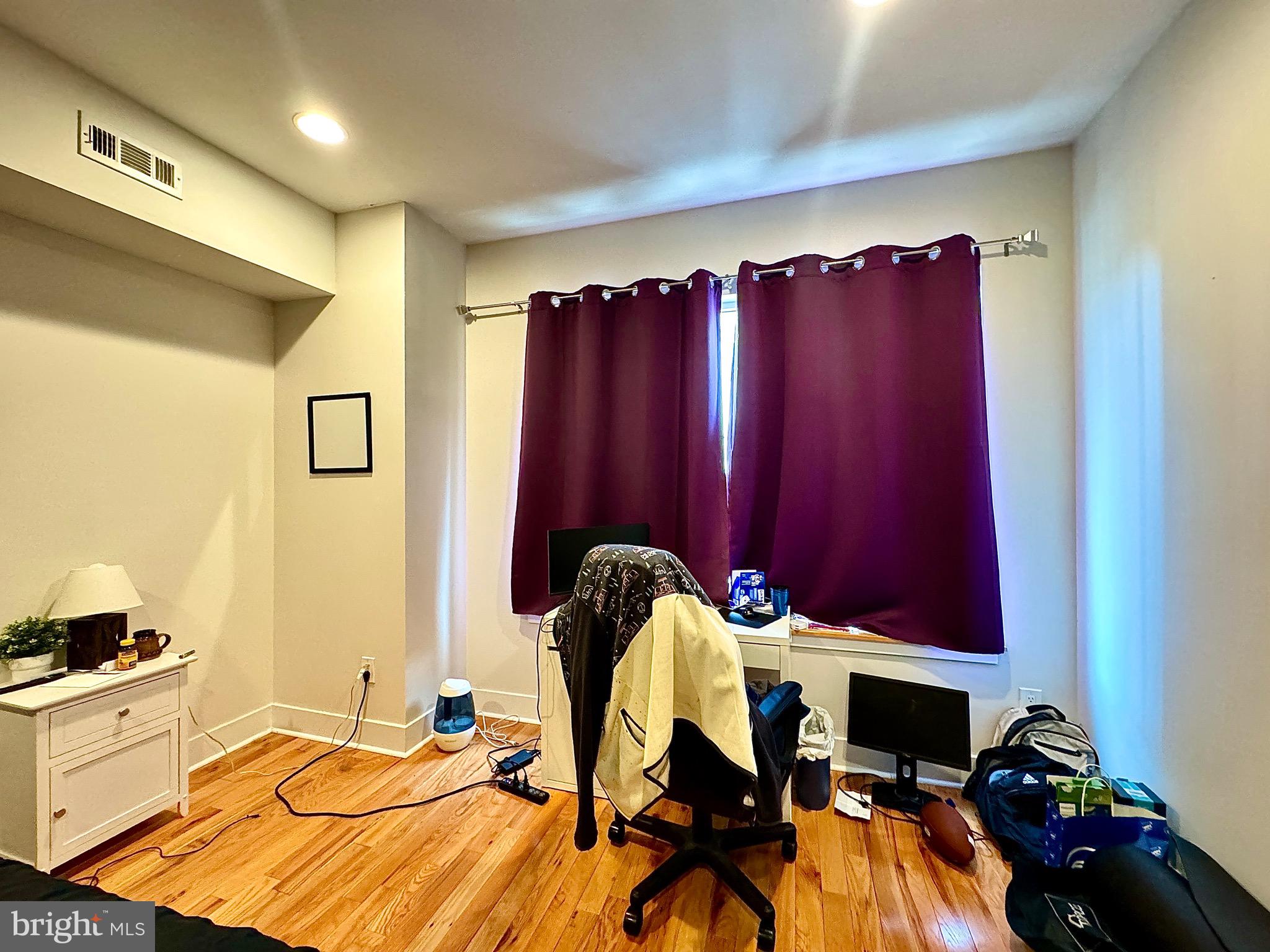 FAIRMOUNT - Commercial Sale