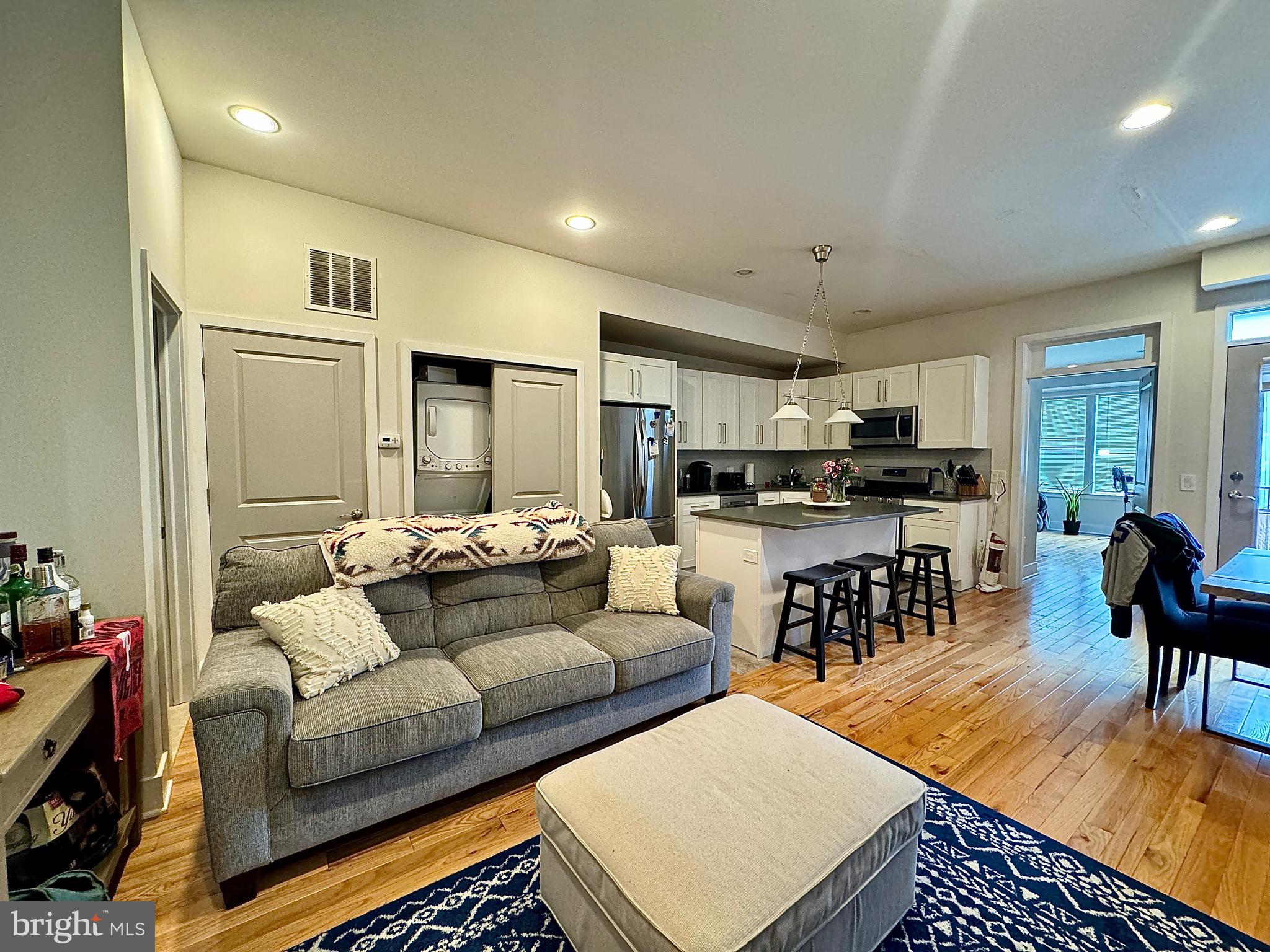 FAIRMOUNT - Commercial Sale