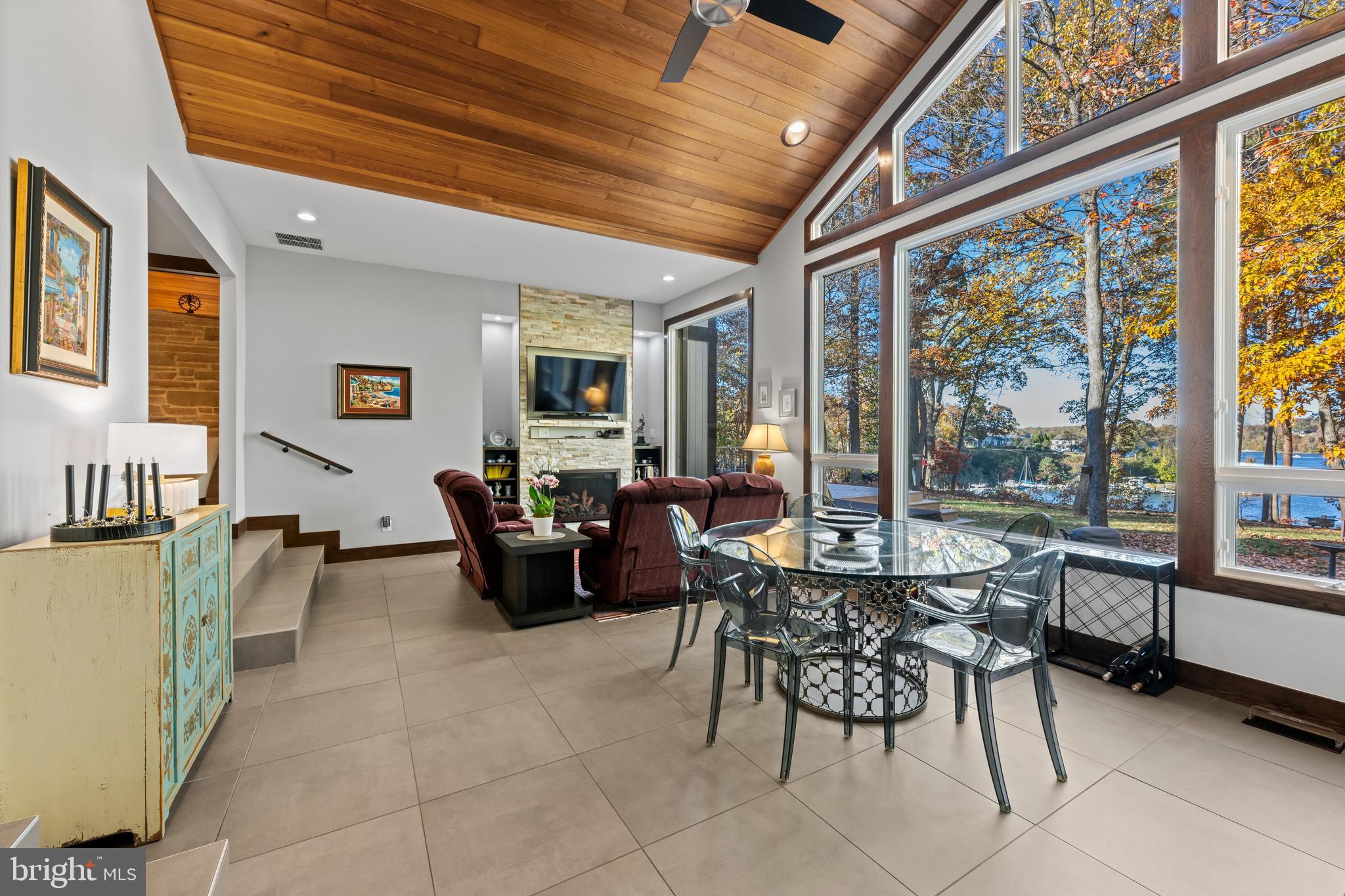 RIVER WATCH - Residential