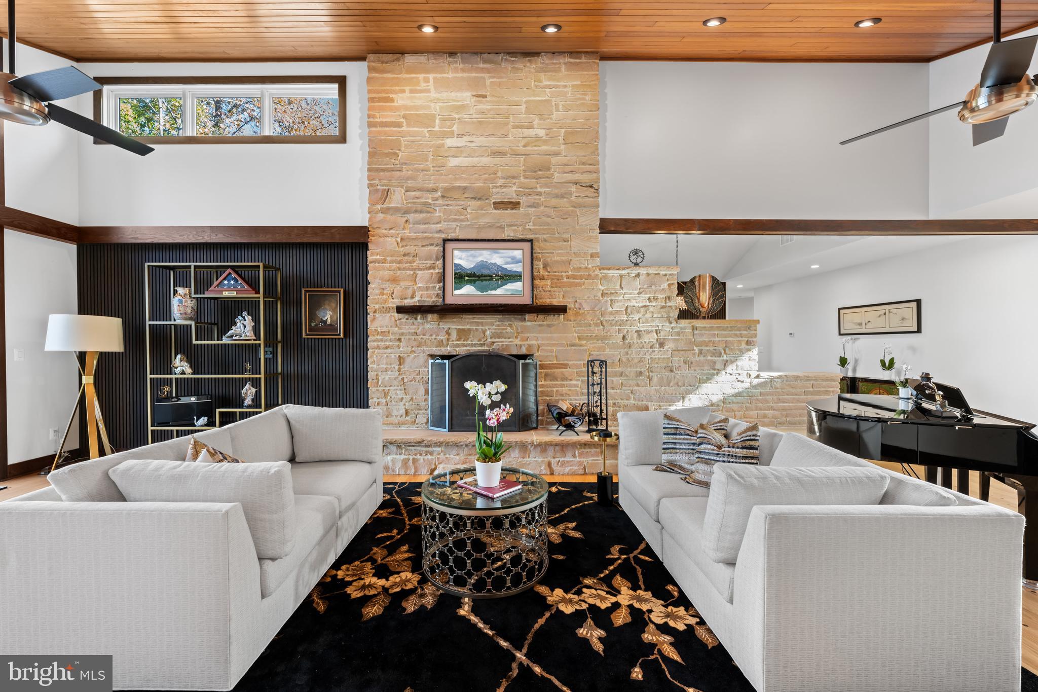 RIVER WATCH - Residential