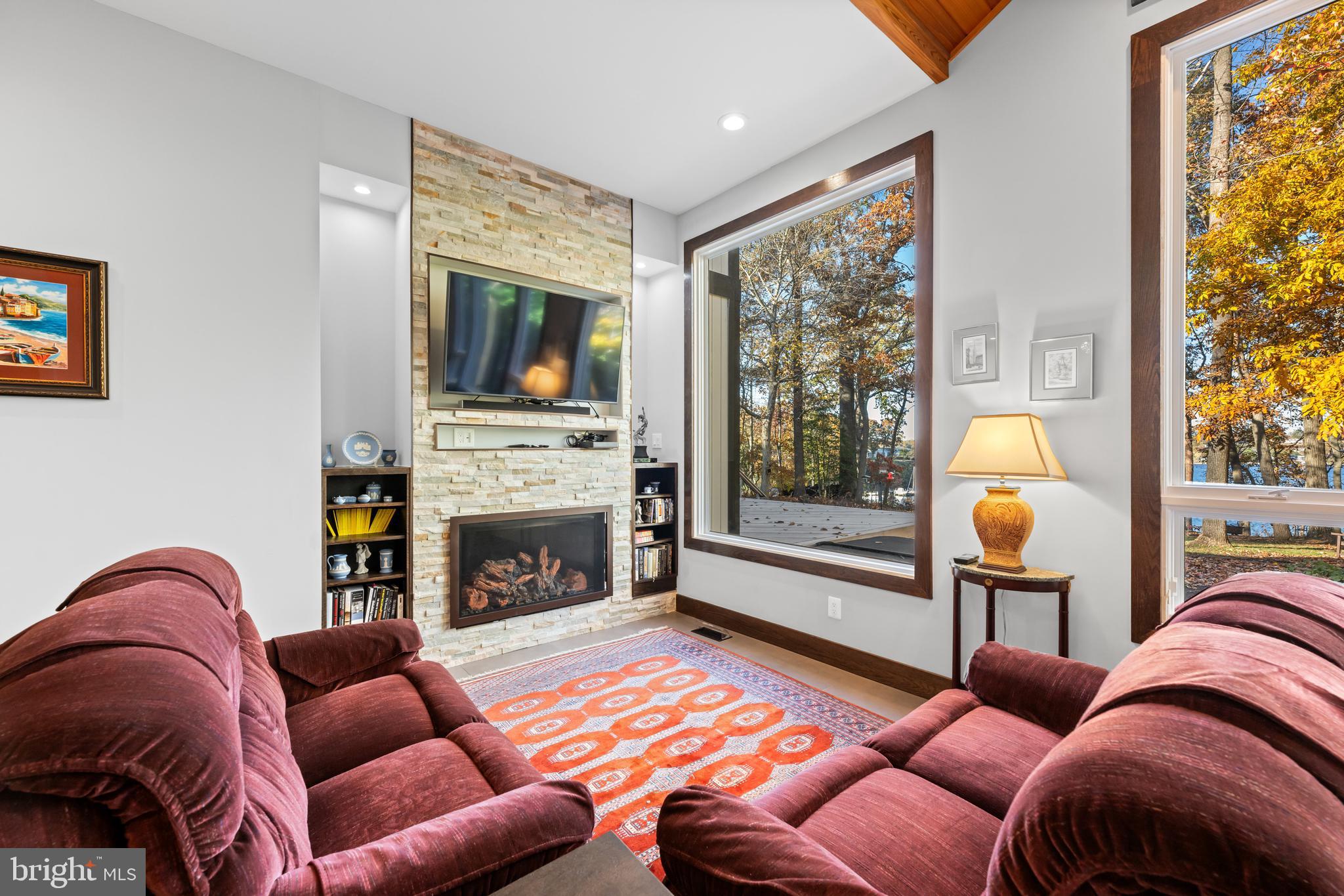 RIVER WATCH - Residential