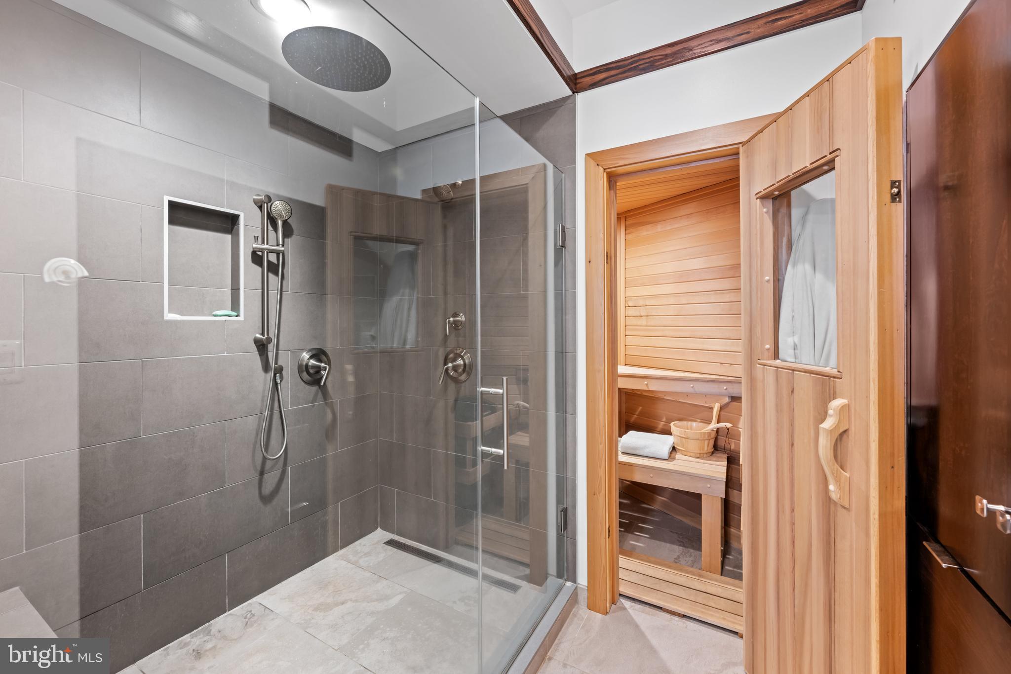 RIVER WATCH - Residential