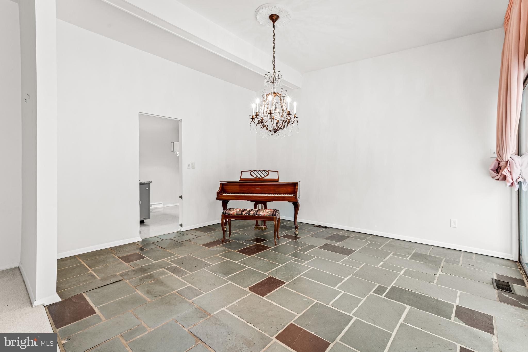 PIKESVILLE - Residential