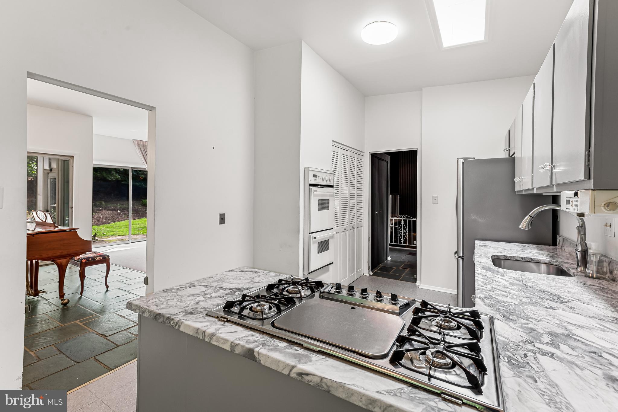 PIKESVILLE - Residential