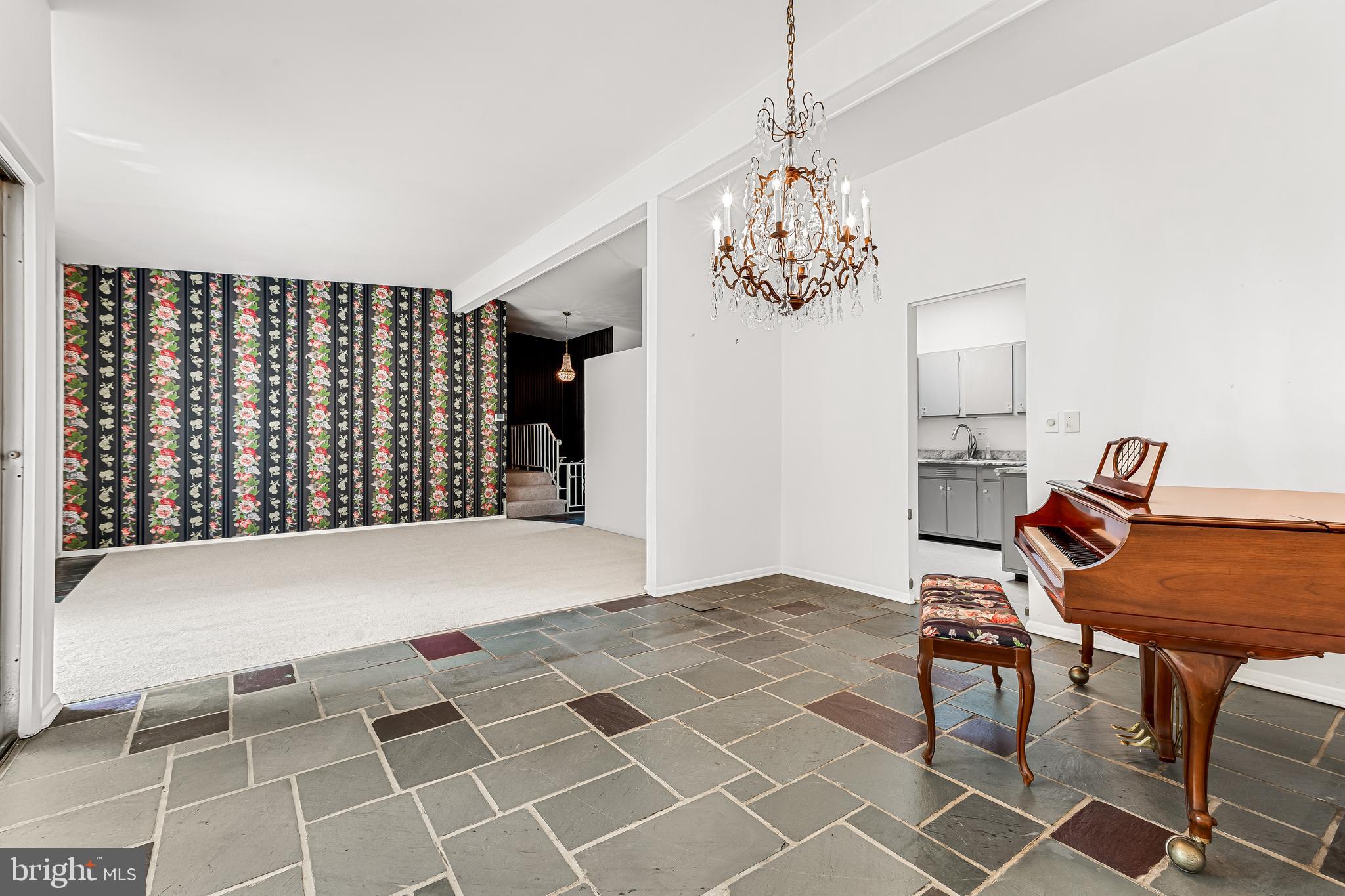 PIKESVILLE - Residential