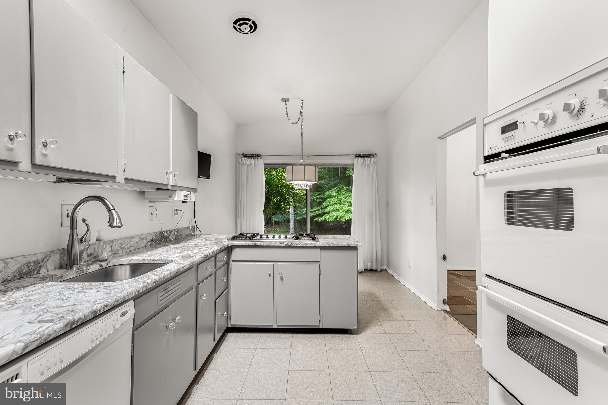 PIKESVILLE - Residential