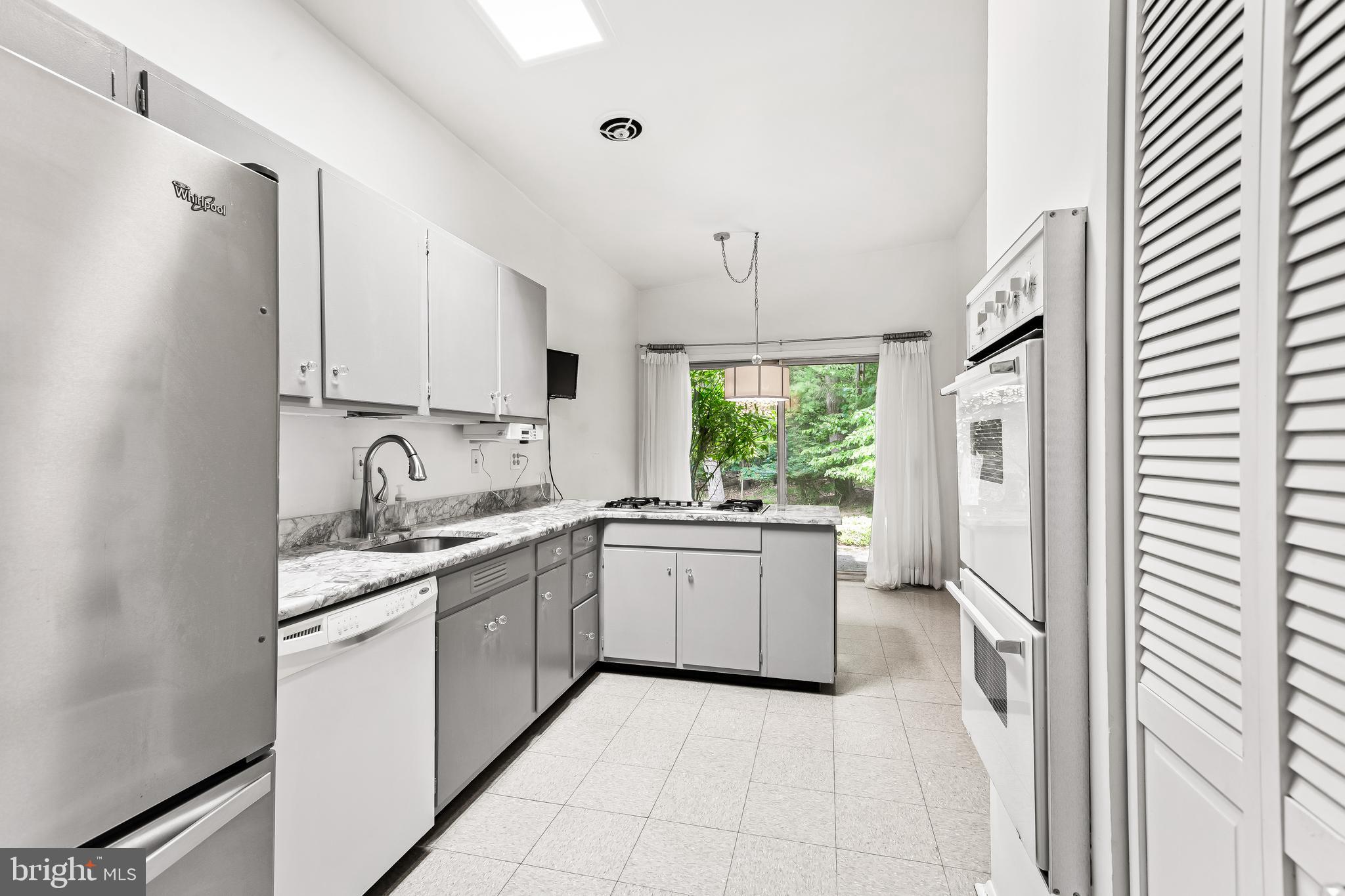 PIKESVILLE - Residential