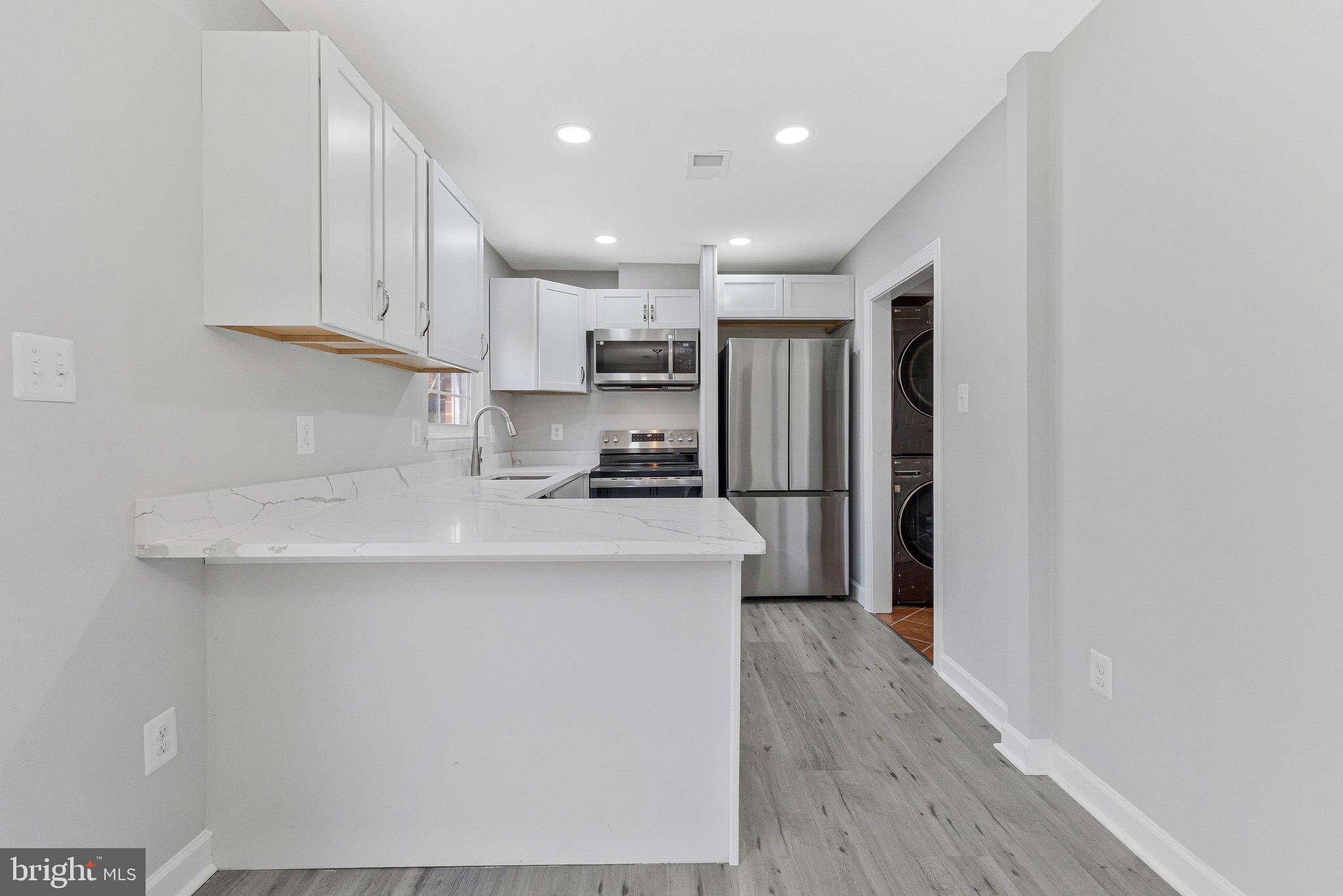 2254 GUNSMITH SQUARE