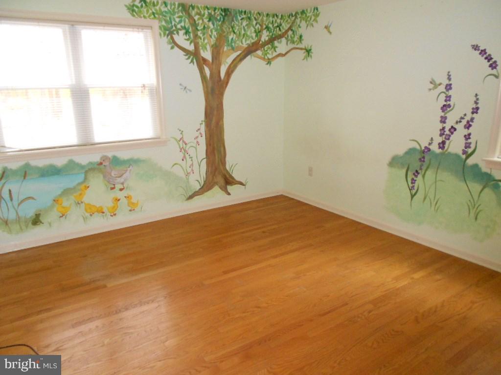 LAUREL WOODS - Residential