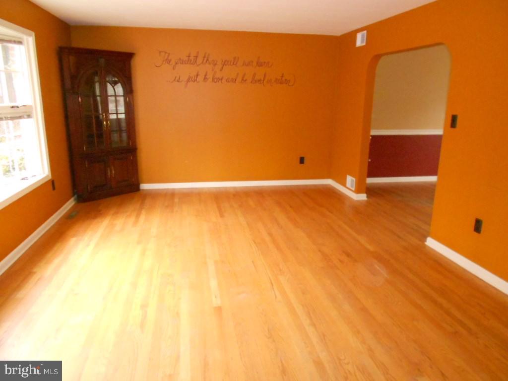 LAUREL WOODS - Residential