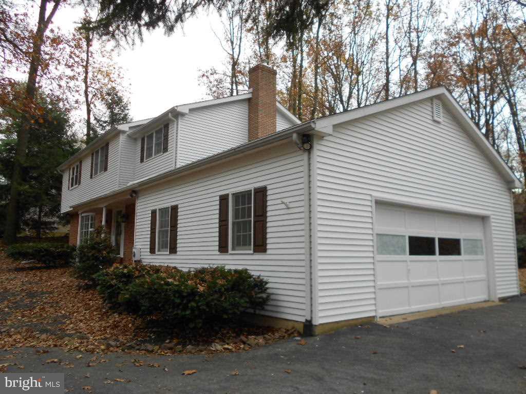 LAUREL WOODS - Residential