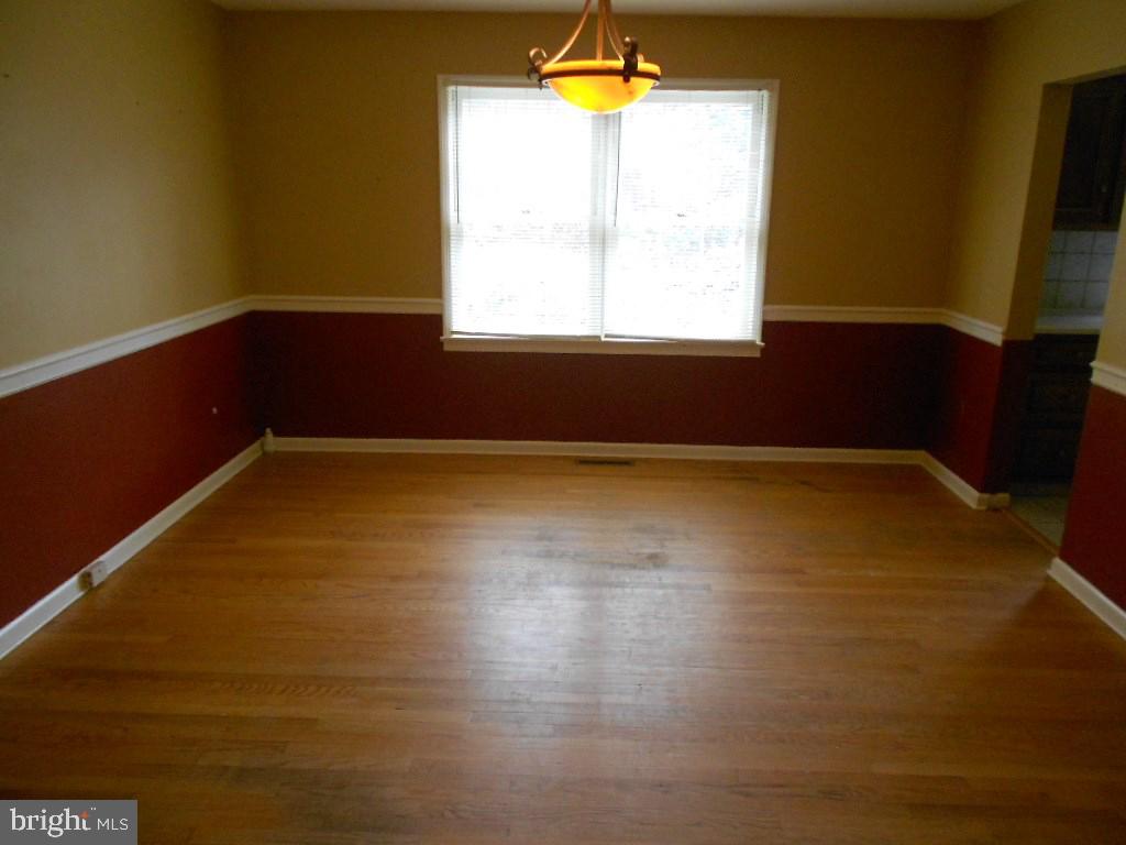 LAUREL WOODS - Residential