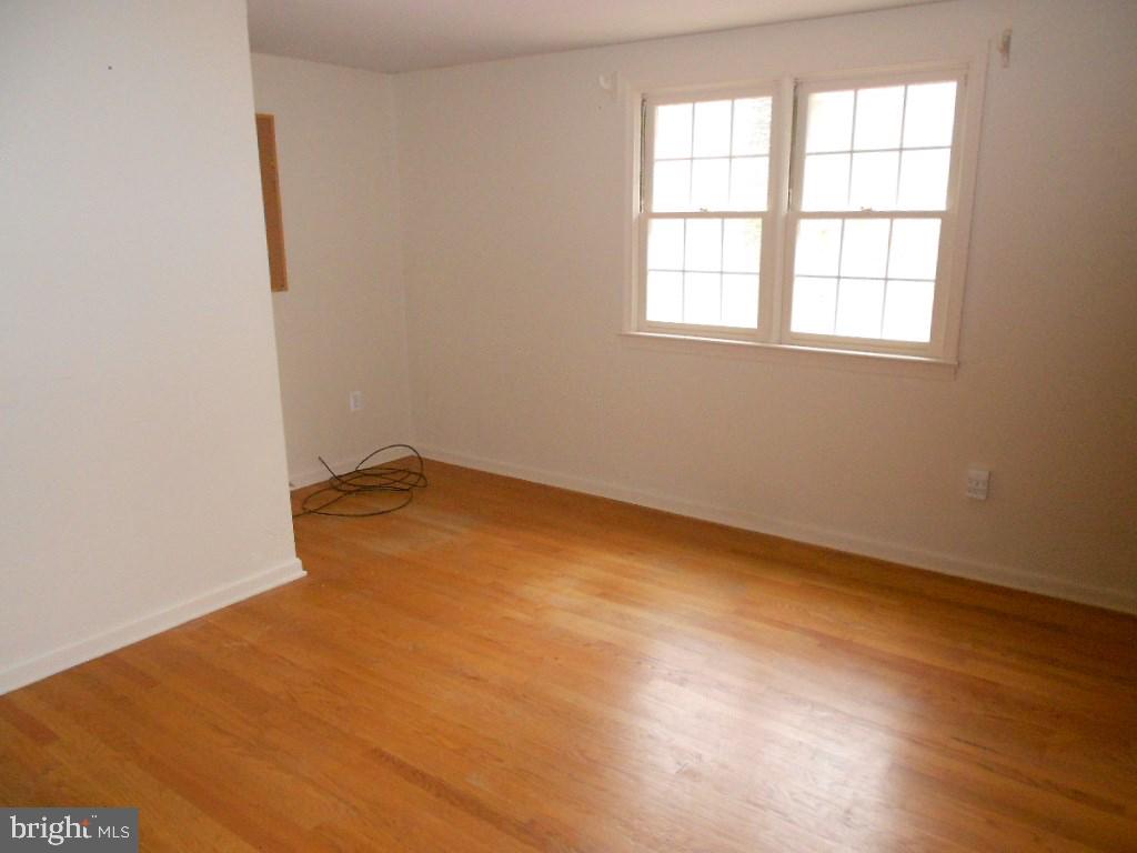 LAUREL WOODS - Residential