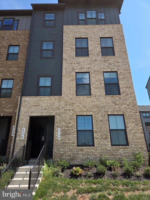 Townhouse For Rent - 4528 Dandelion Loop #190<br/> Fairfax County, CHANTILLY, VA 20151