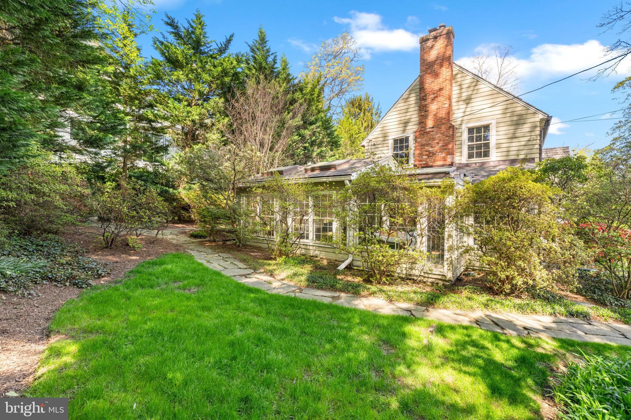 GOLF CLUB MANOR - Residential