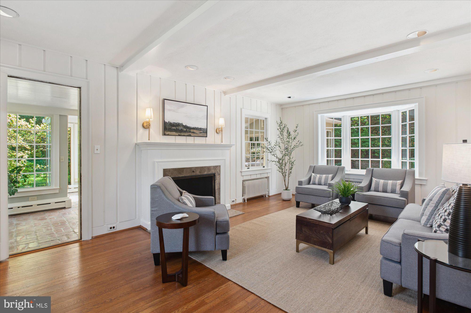 GOLF CLUB MANOR - Residential